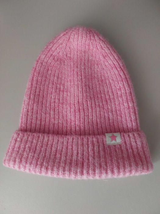 Тепла шапка для дівчинки