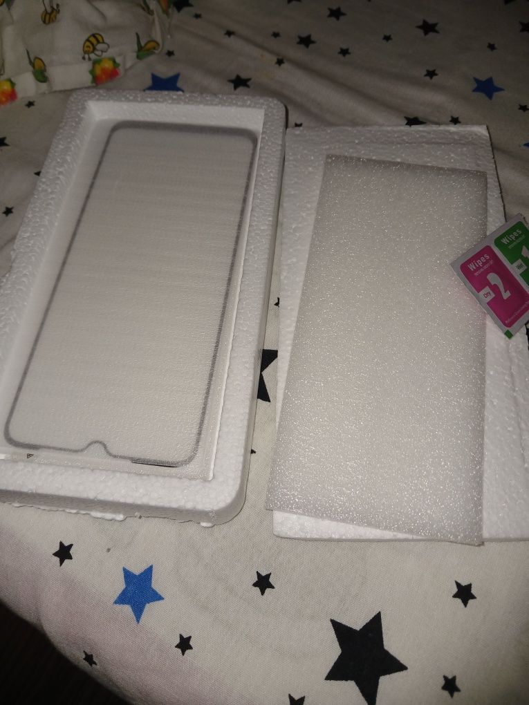 скло на Redmi 12 C.
