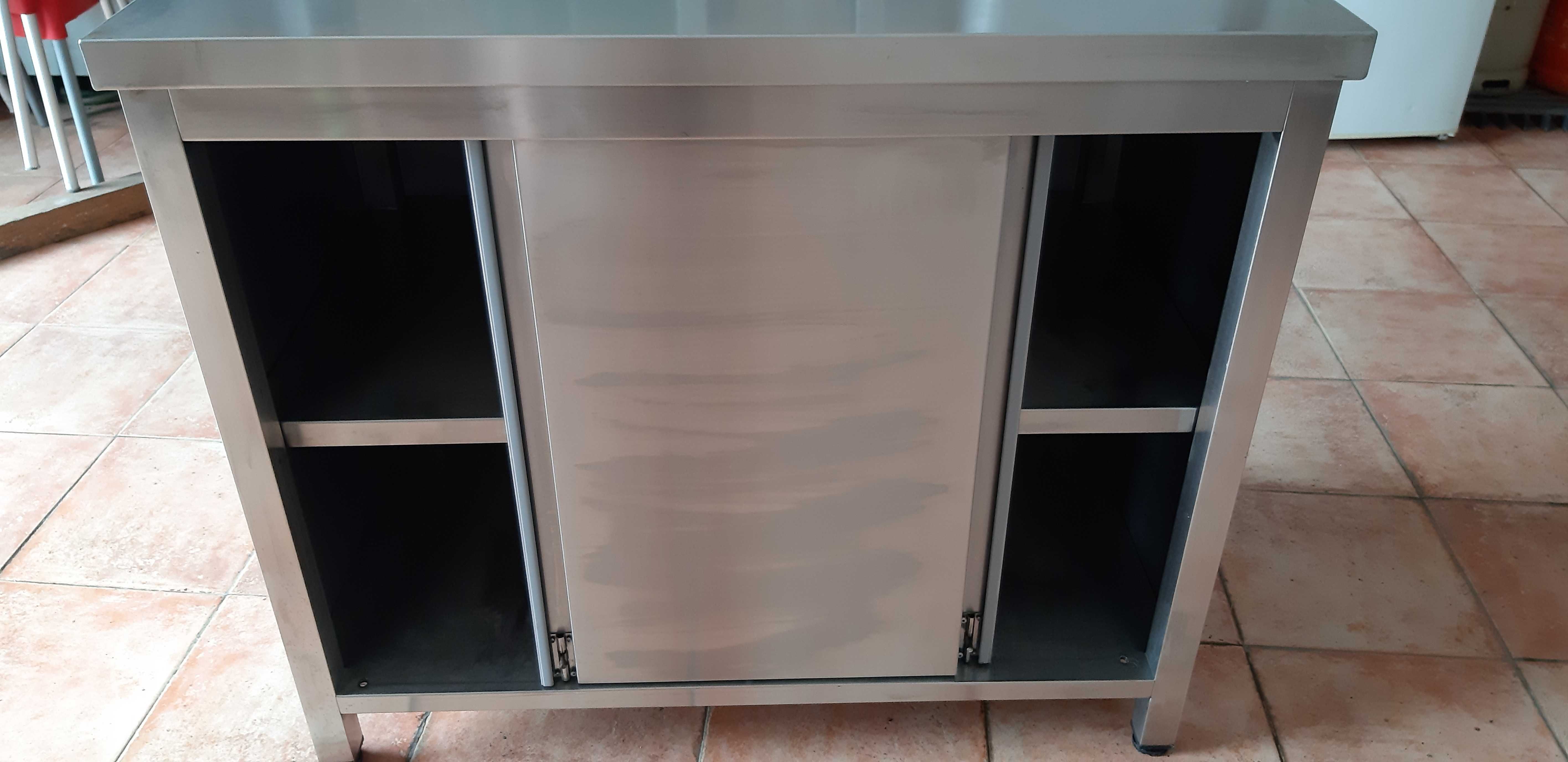 Armário em inox com duas portas!