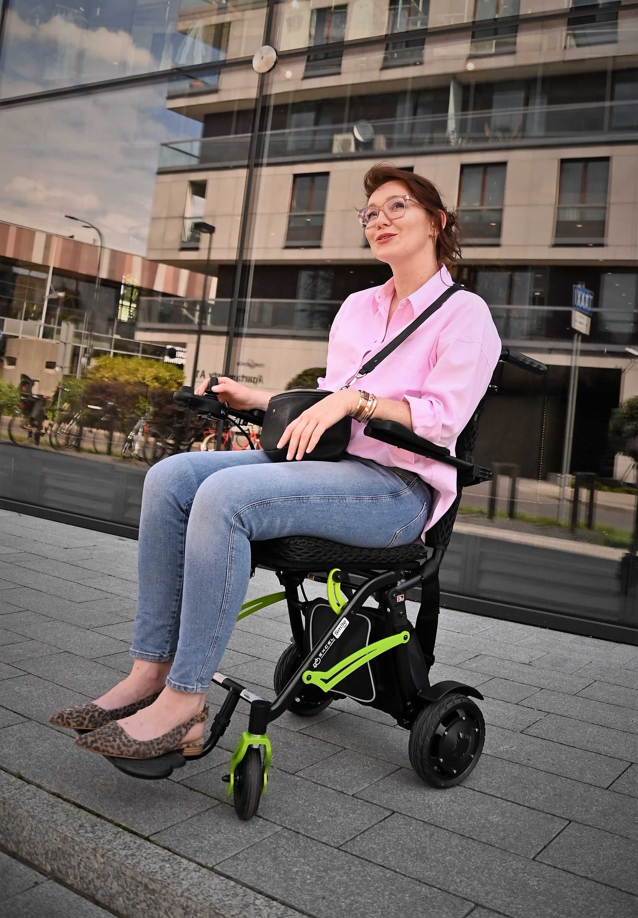 Wózek inwalidzki ultralekki SMILE z opcją składania