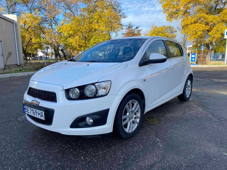 Chevrolet Aveo 2012 року 1.2/бензин