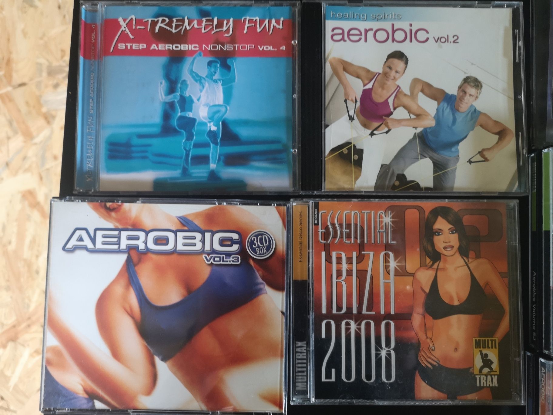 Kolekcja płyt CD z muzyką fitness