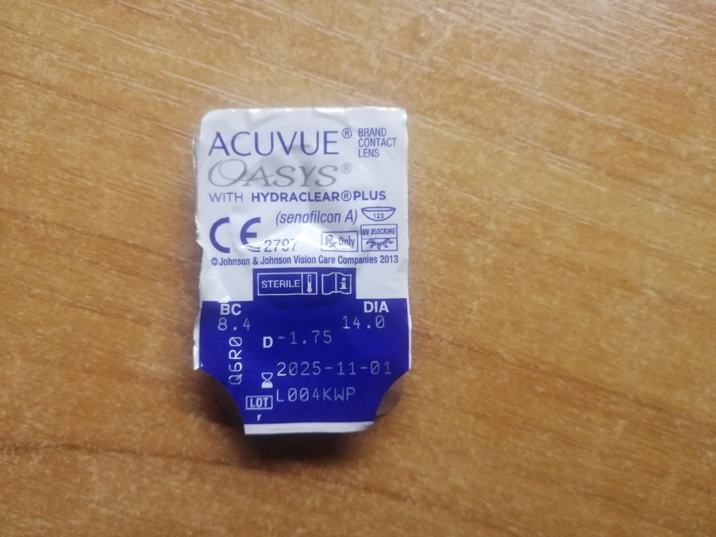 Acuvue Oasys — контактні лінзи гідрогелеві діоптрій -1.75, р. 8.4 (1 ш