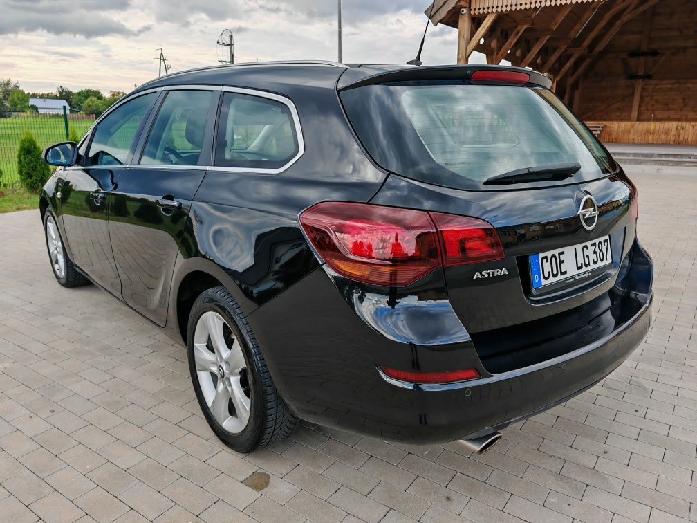 Opel Astra 1.4 turbo / chrom / z Niemiec / klimatronik / super stan