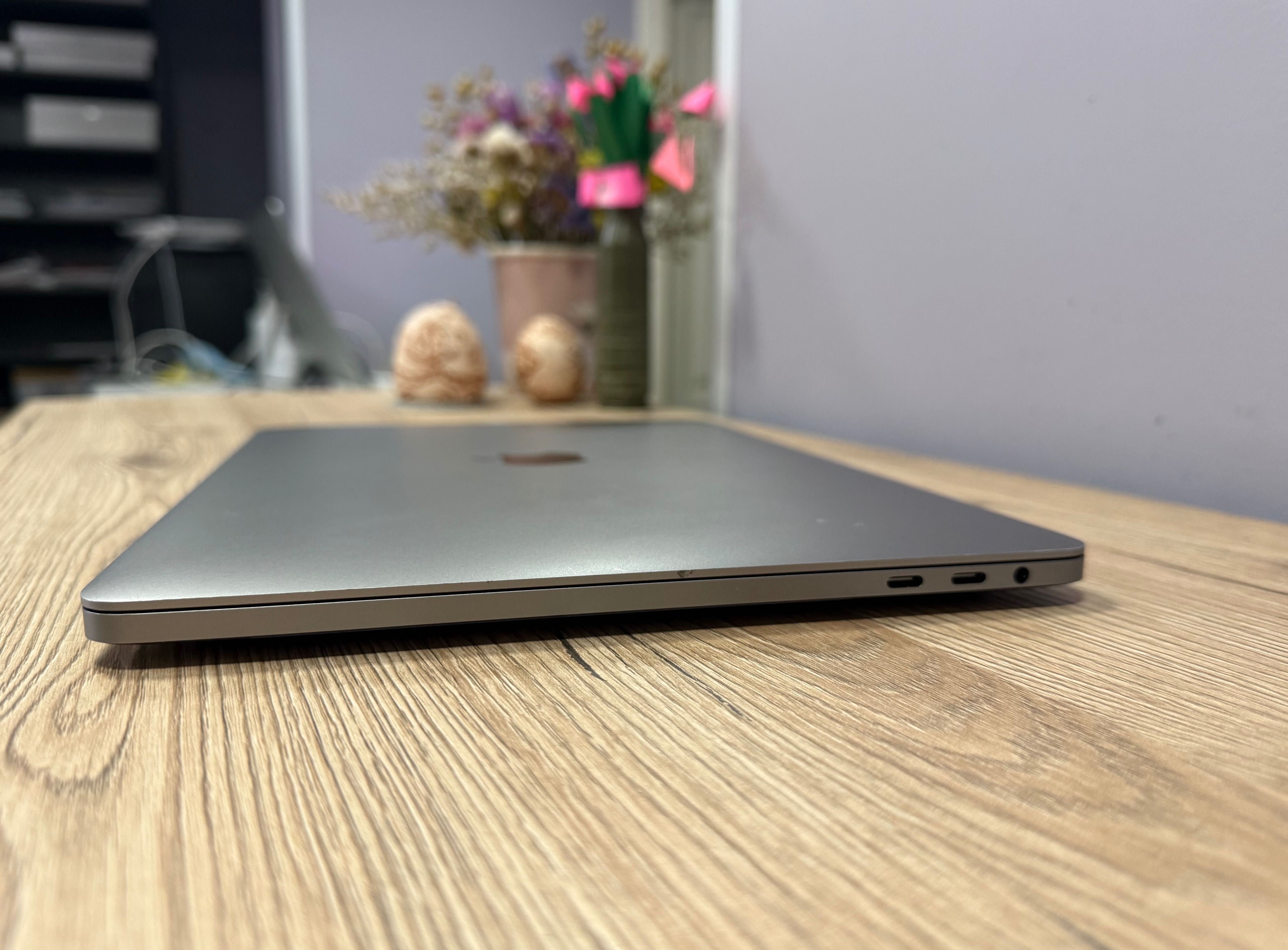 Топовий ноутбук MacBook Pro 13 ( 2020) i7 2.3/ 32/ 2TB