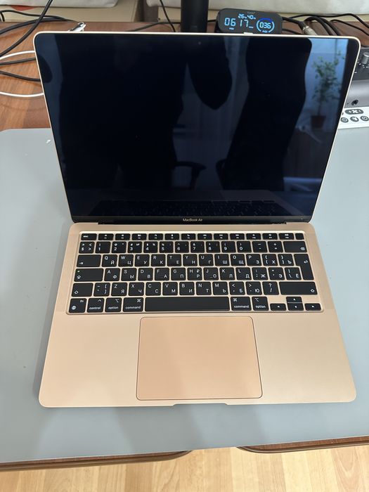 Macbook air M1, 8гб, 256гб