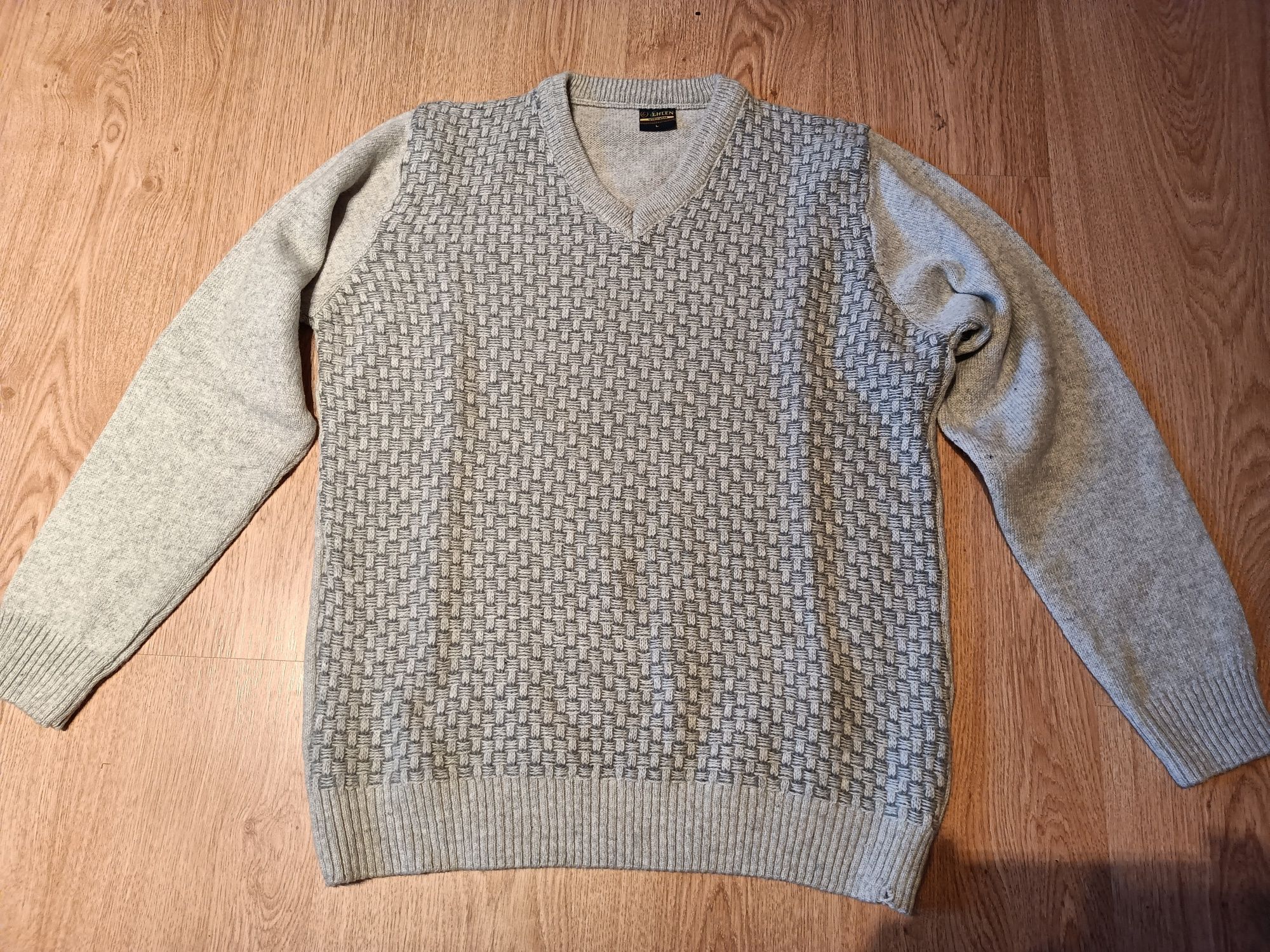 Sweter rozmiar L