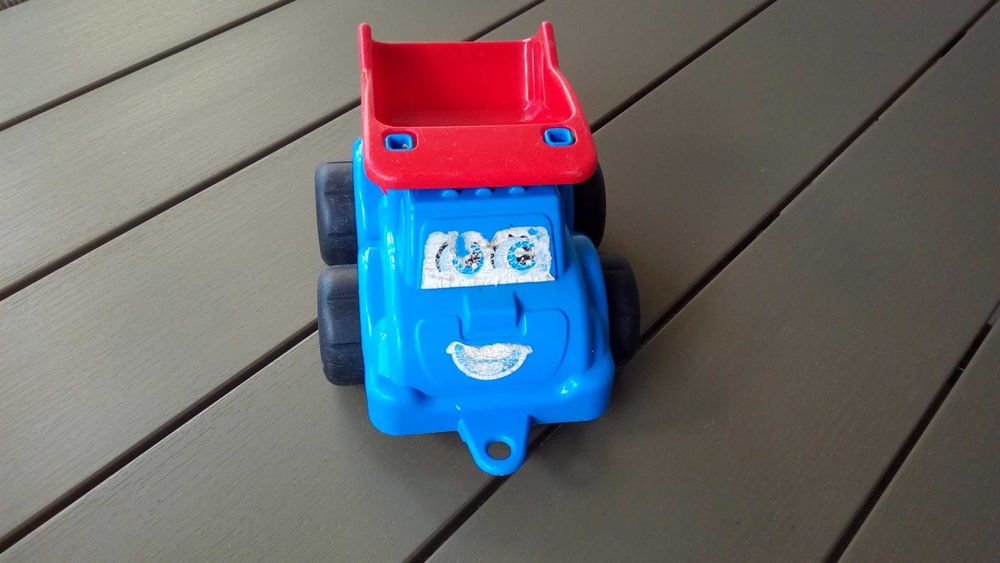 Гоночная и грузовичек