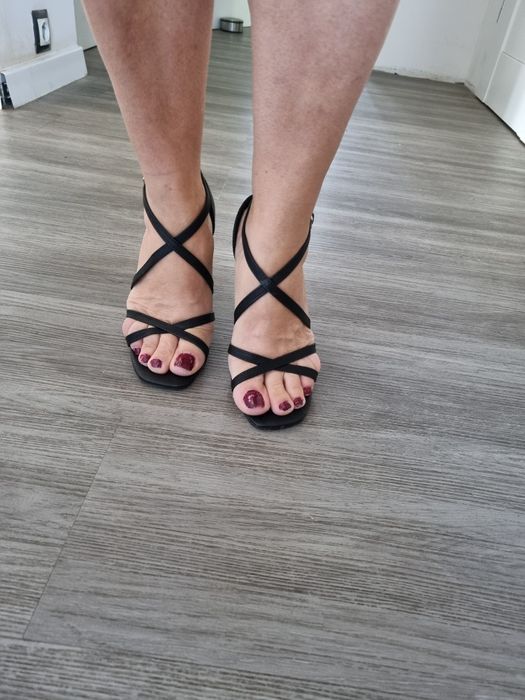 Eleganckie sexy czarne sandałki szpilki 37