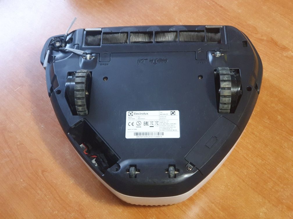 Robot odkurzajacy Electrolux ERV5100IW odkurzacz Motion Sense