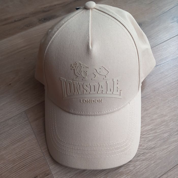 Czapka z daszkiem Lonsdale beż ecru kremowa ciepły biały offwhite