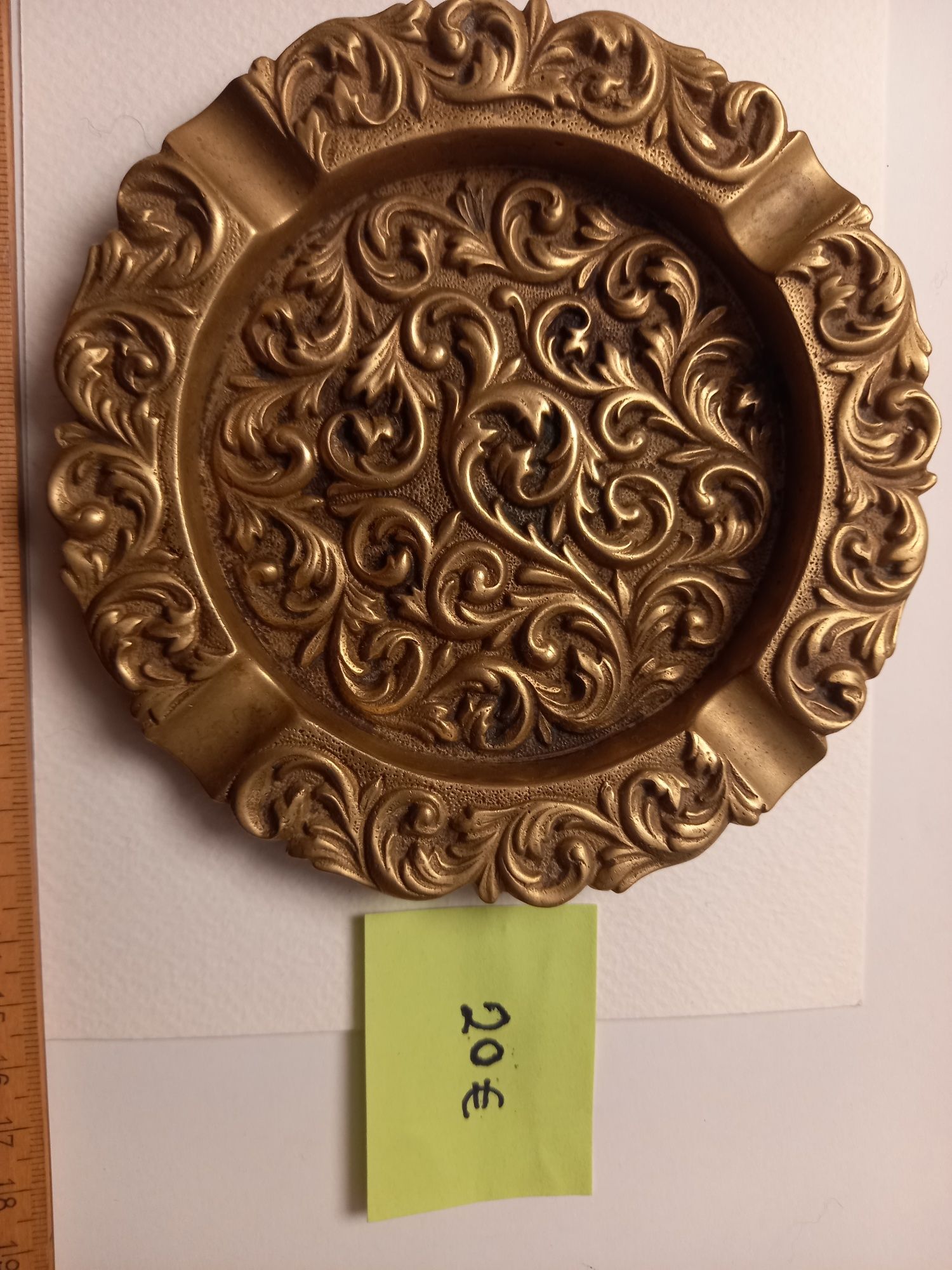 Cinzeiros em bronze,  dos anos 60 e anteriores.