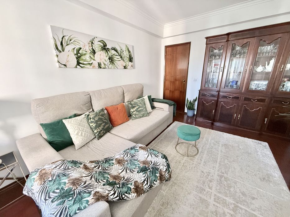 Móvel Louceiro e Cristaleiro Madeira