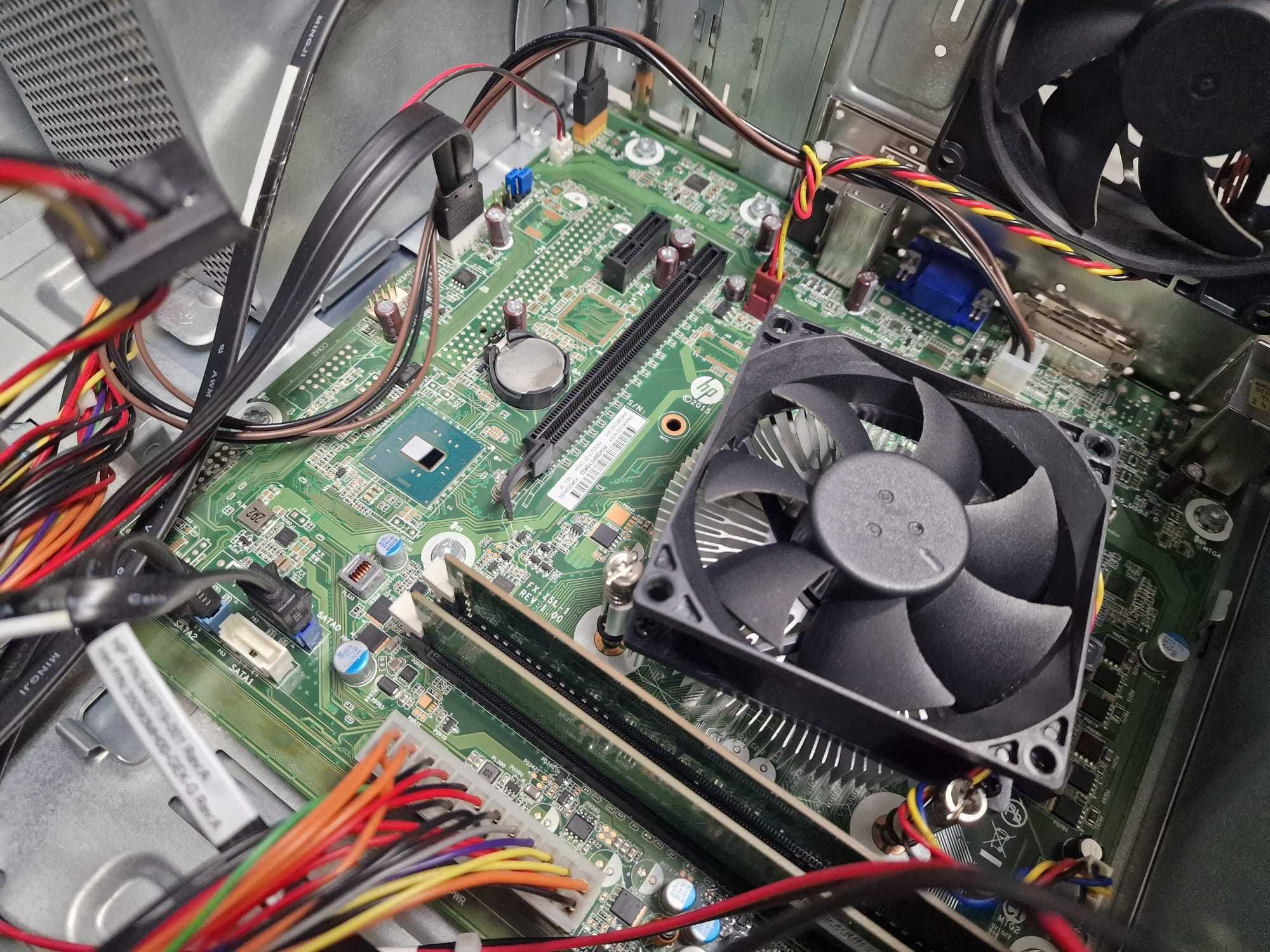 Computador HP i5 com 16GB de memória disco SSD 250GB - Windows11