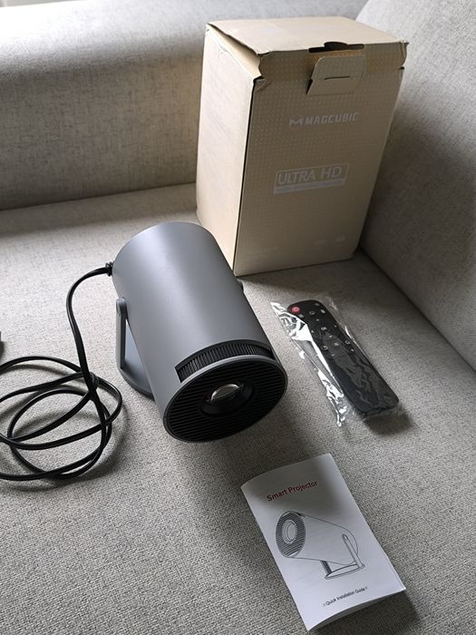 Mini projetor portátil HY300