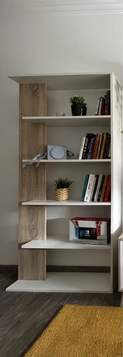 Estante de sala com prateleiras branco/carvalho