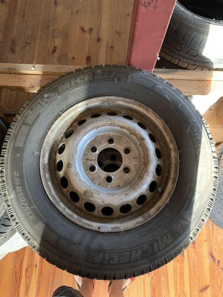 Покрышки зима 235/65 r16c