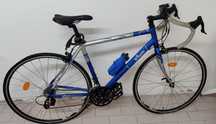 Bicicleta de estrada B Twin completamente nova