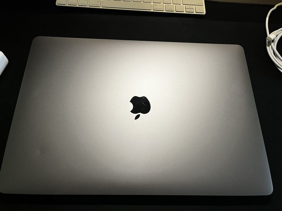 Macbook pro 2019 i7/16gb 500gb