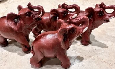 4 figurki słoń słonik z tworzywa nowe wada zestaw tanio