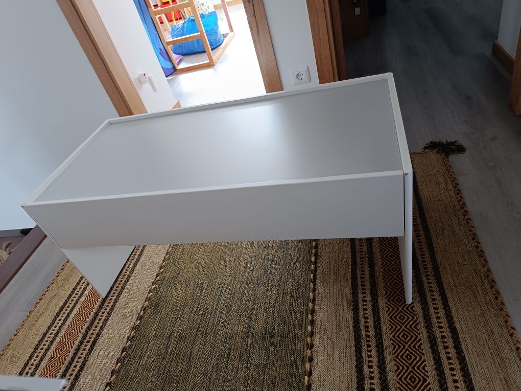 Vendo Mesa de Atividades com Arrumação