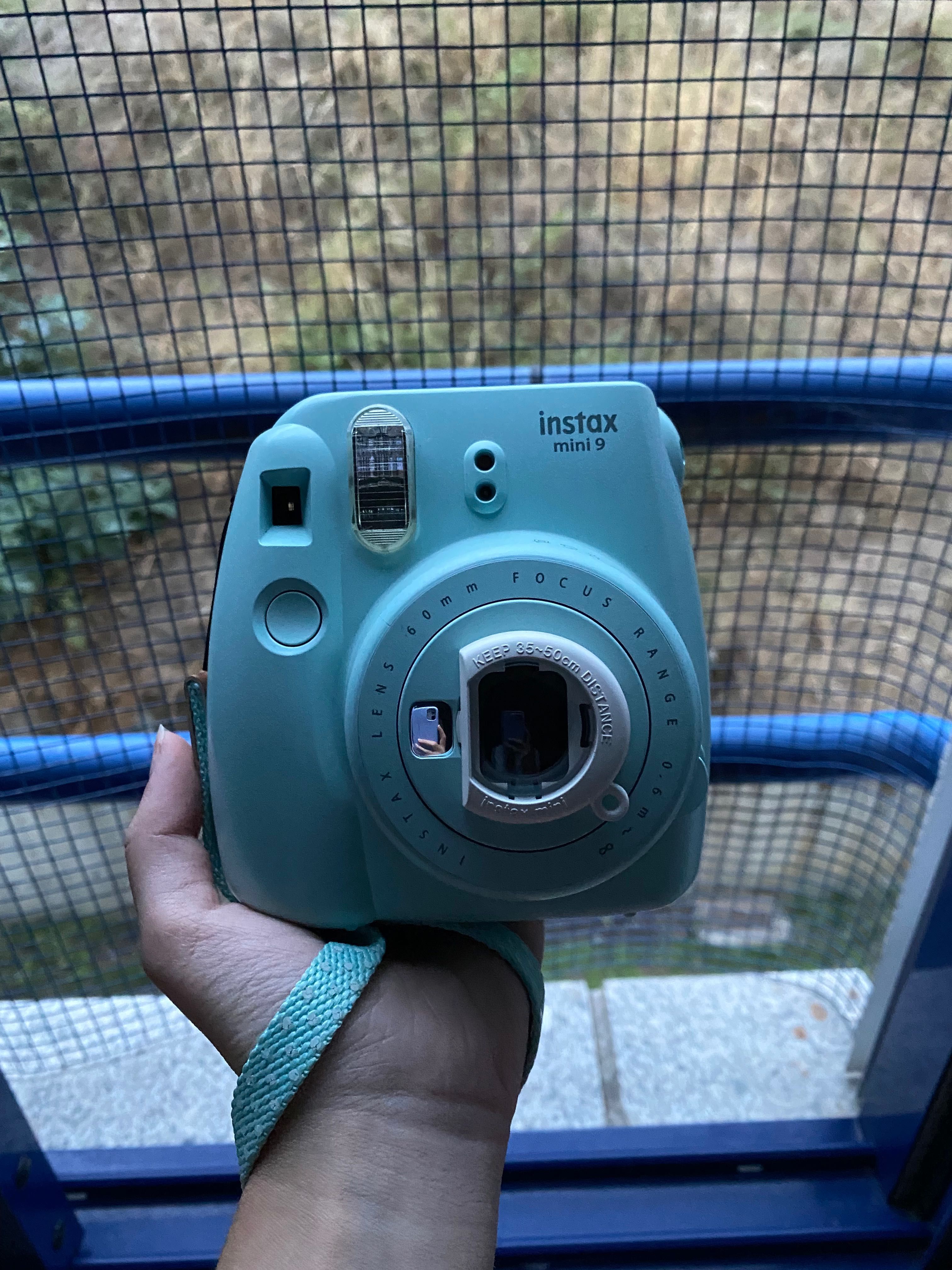 Instax mini 9 em azul - nova com caixa