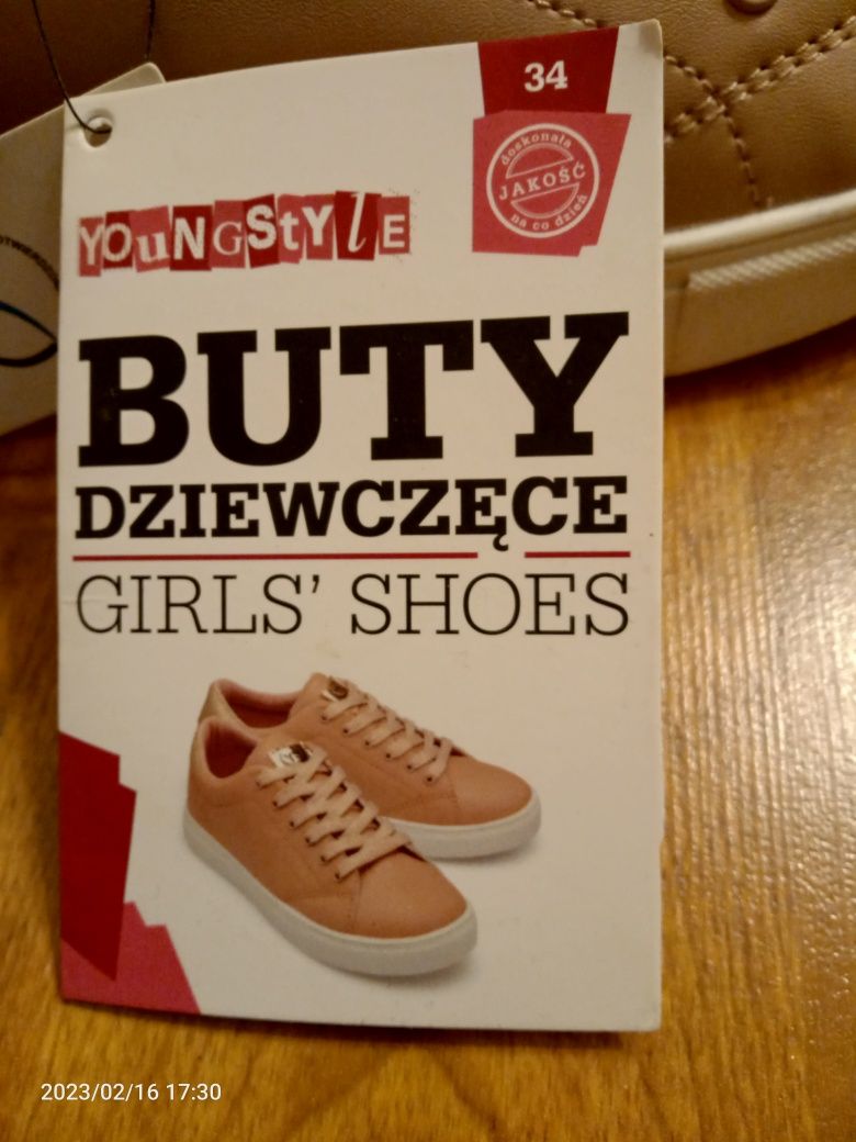 Nowe buty dziewczęce r. 34