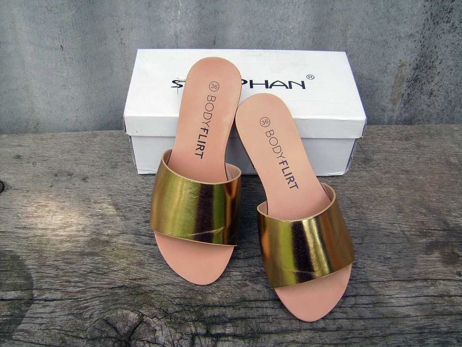 Шлепанцы от BODYFLIRT
