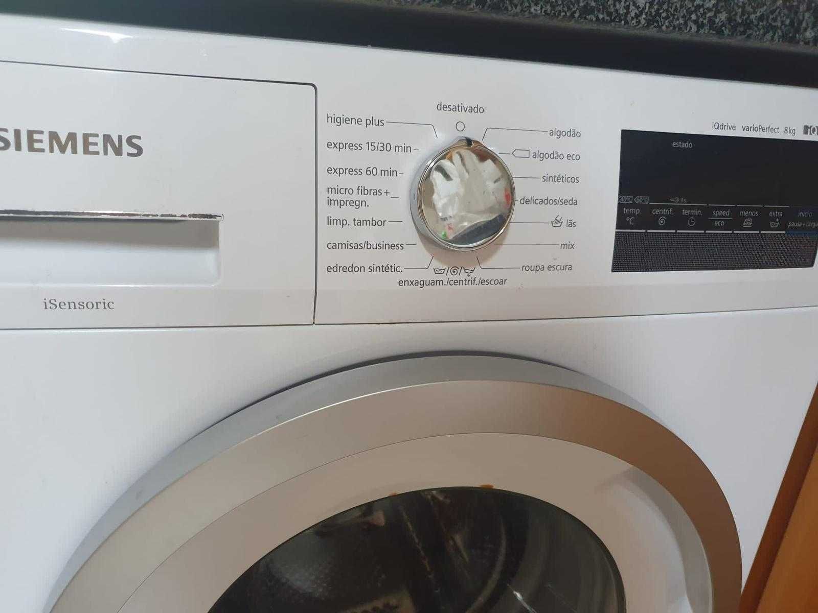 Máquina de Lavar a roupa