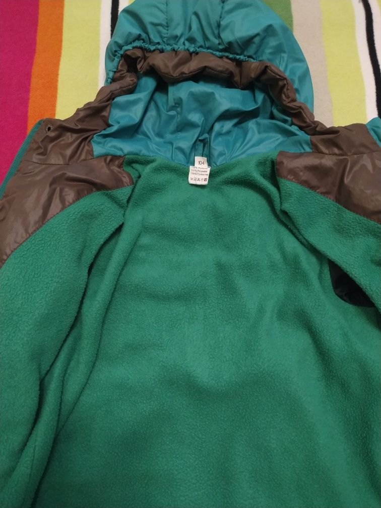 Классная весенне-осенняя( деми) куртка, размер 104, 3-4 года