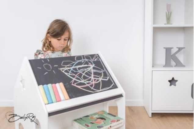 DOMEK - STOLIK Edukacyjny + Tablica kredowa