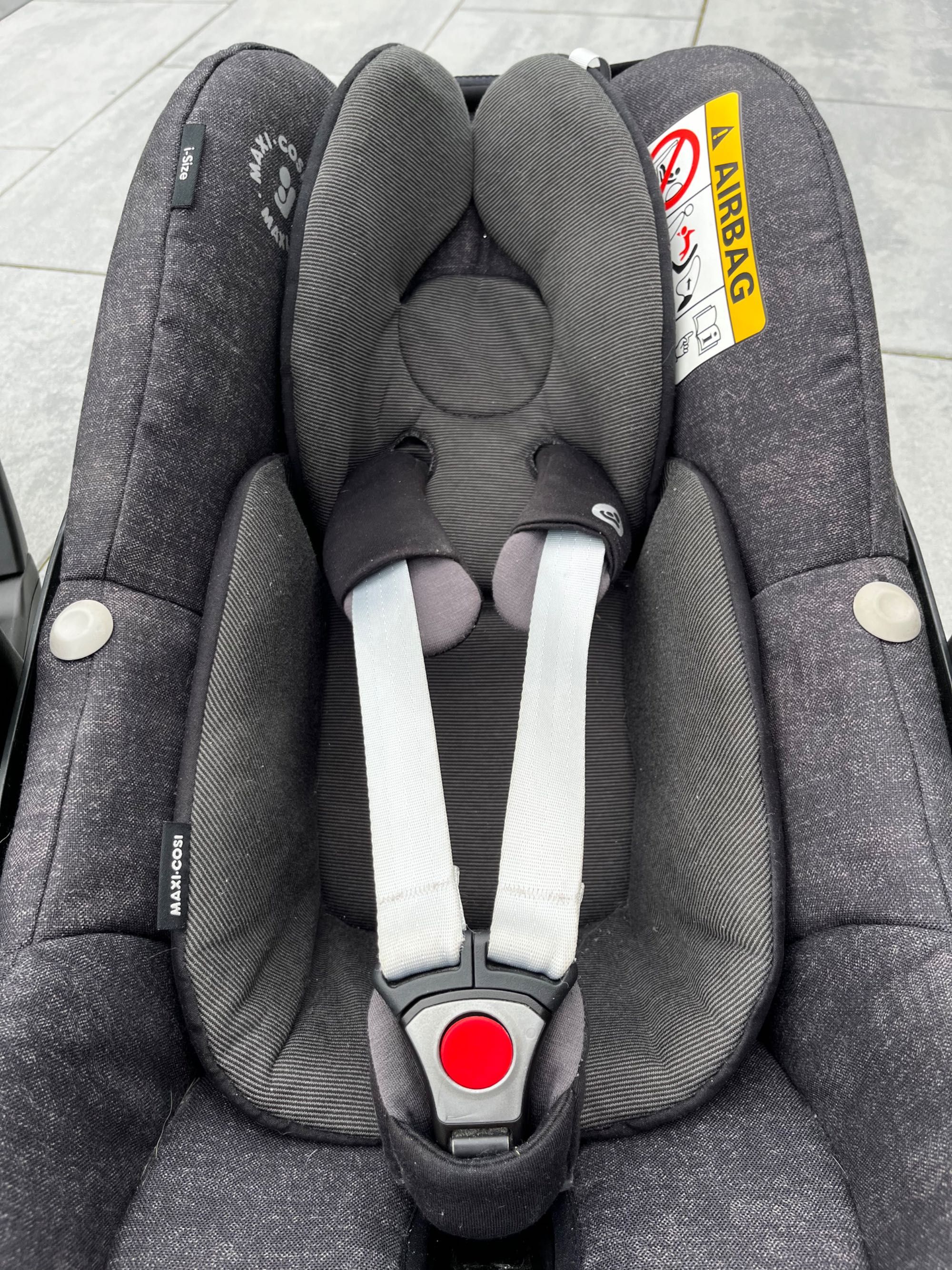 Fotelik MAXI COSI PEBBLE PRO i-Size z bazą isofix i adapterami