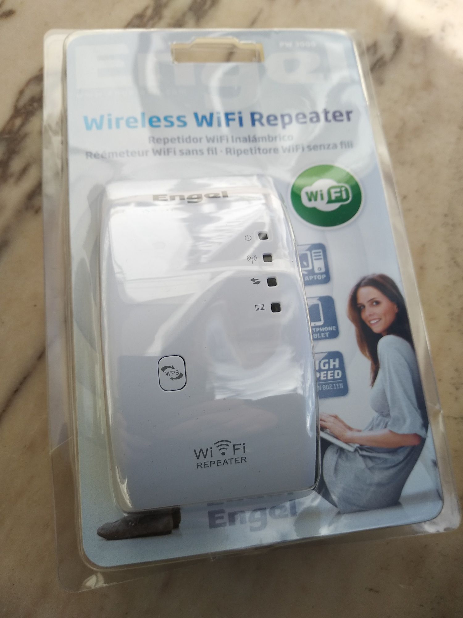 Repetidor de WiFi marca Engel