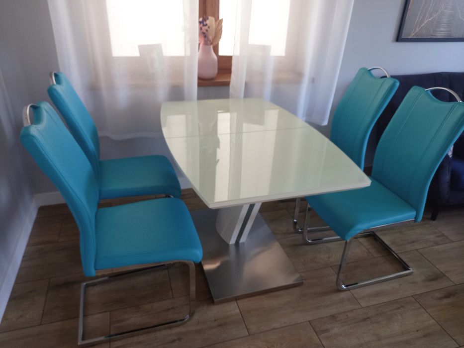 Stół +6 krzeseł na płozach