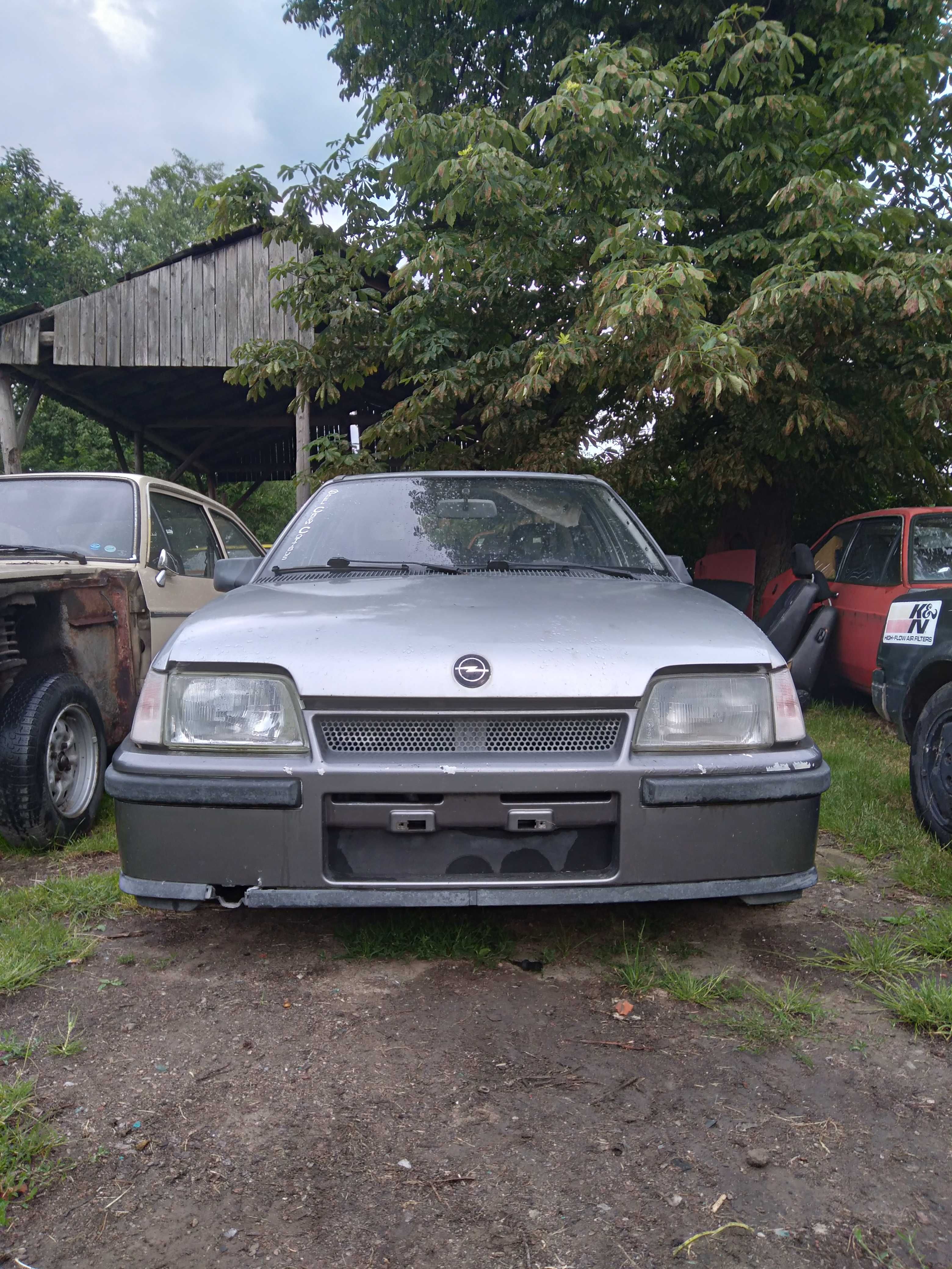 Opel Kadett GT GSI E 2.0 16v c20xe zderzak części