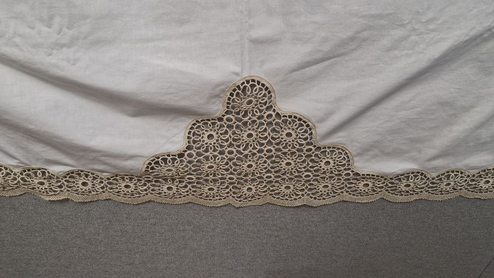 Lençol bordado de casal com crochet