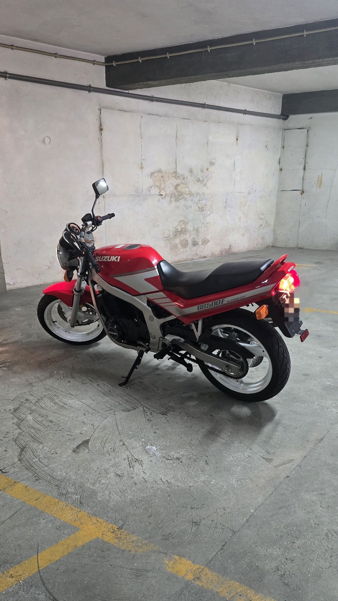 Suzuki Gs 500E com Apenas 1700klm!! Mota completamente Original.