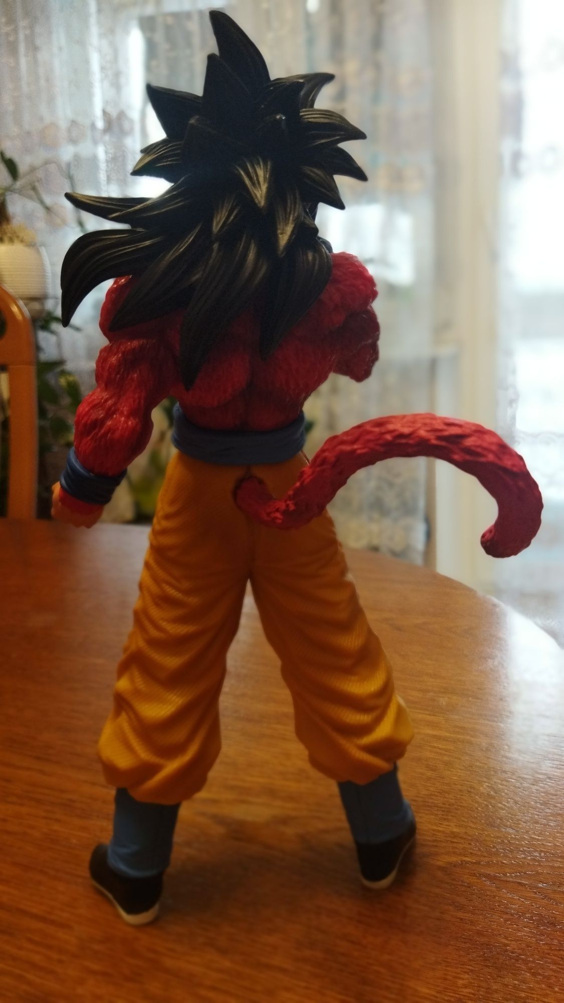 Figurka Dragon Ball Son Goku Ssj4 30cm