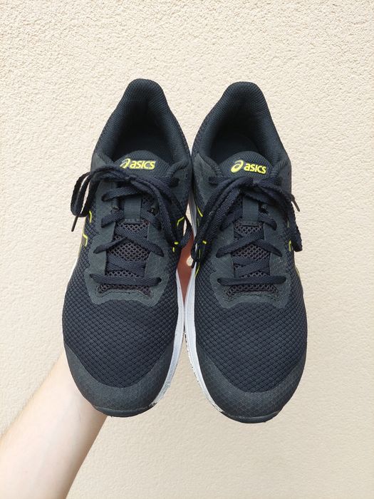 Кросівки Asics GT-1000 12 в чудовому стані.