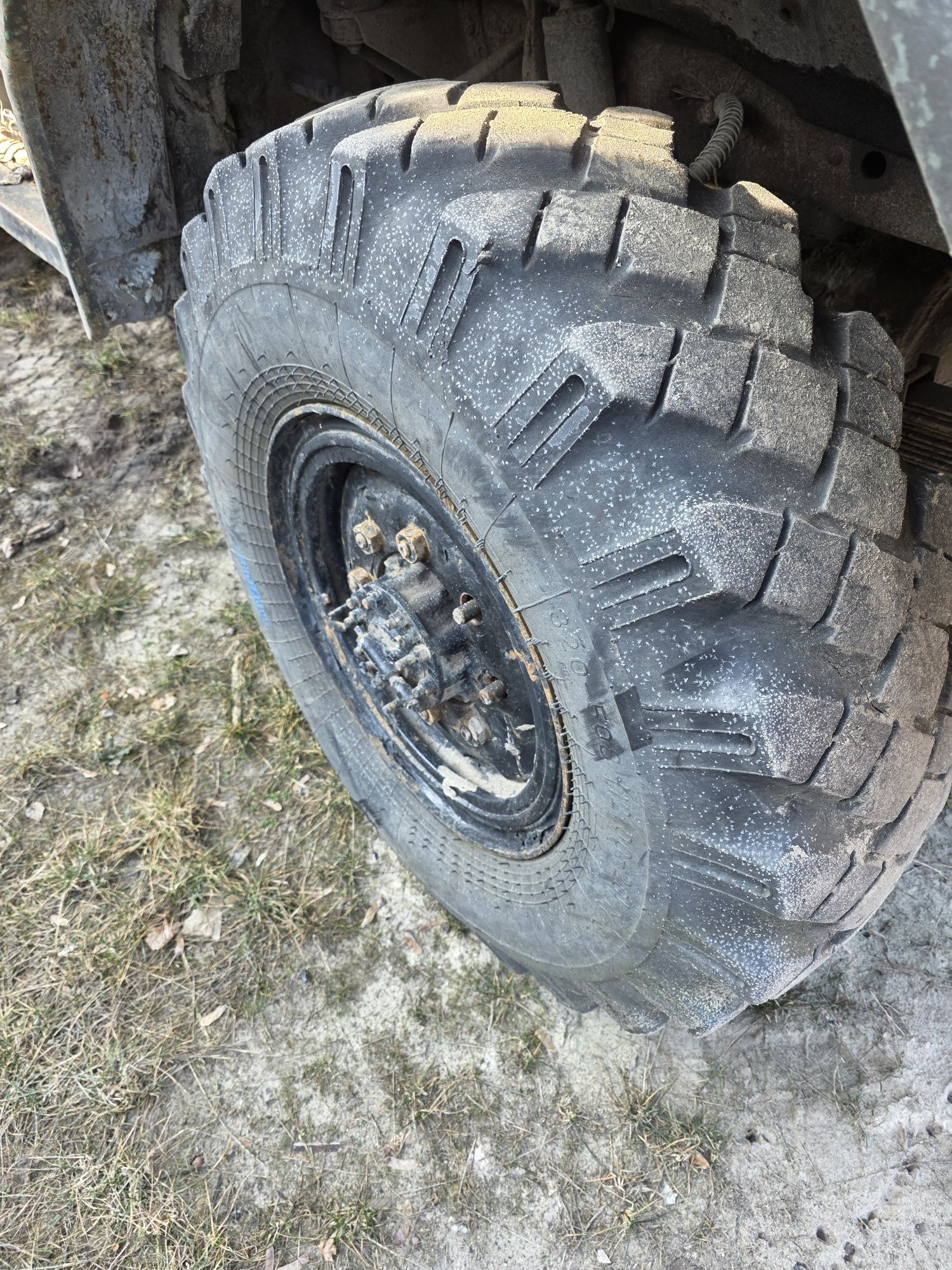 Opony 1200/20 koła 12.00-R20 jodełka Ził Star Tatra