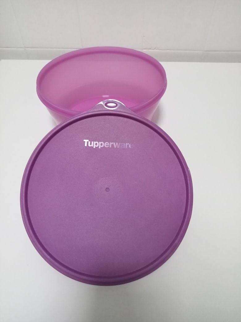 Caixa Tupperware nova