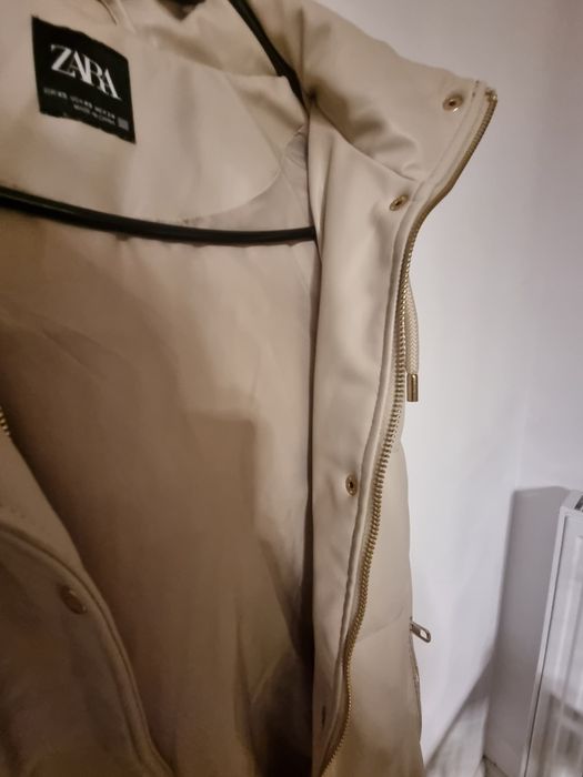 Bezrękawnik beżowy Zara