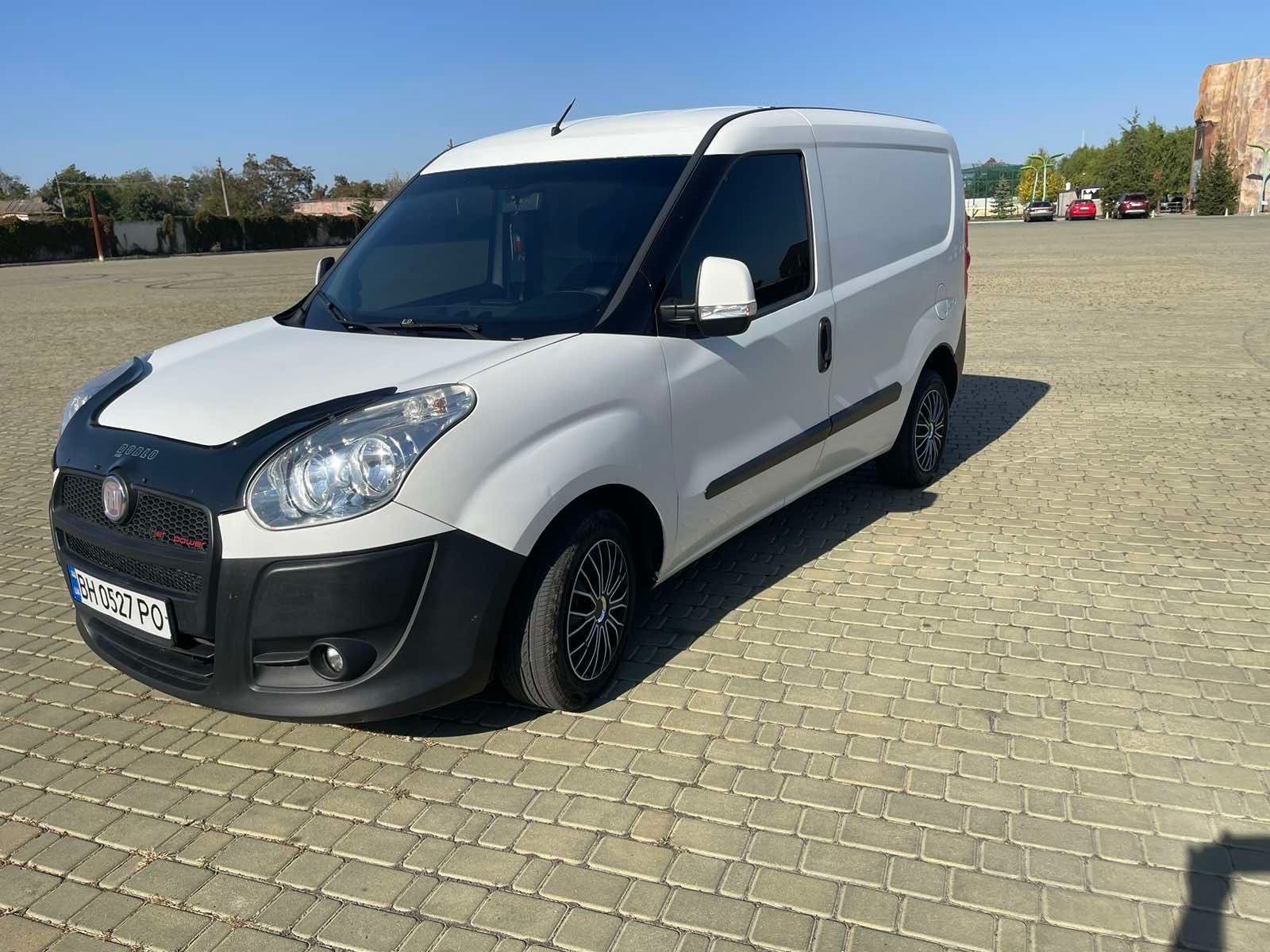 Автомобиль Fiat Doblo