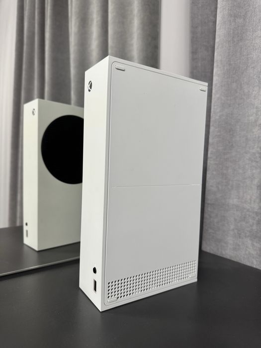 Продам Xbox series s 512 gb