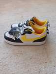 Nike court borough 2 strike