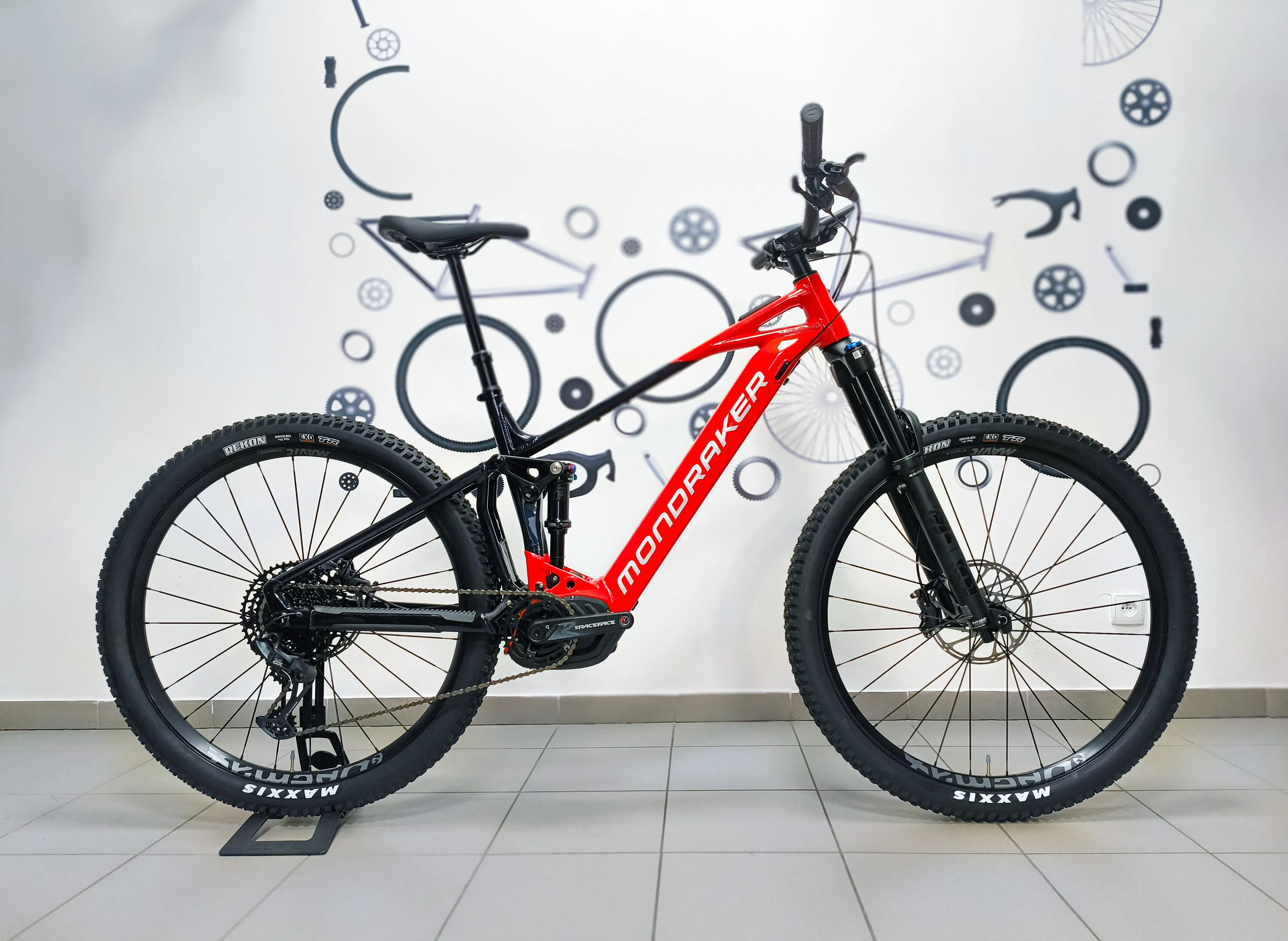 Rower elektryczny Mondraker Chaser R flame red/midnight 2025