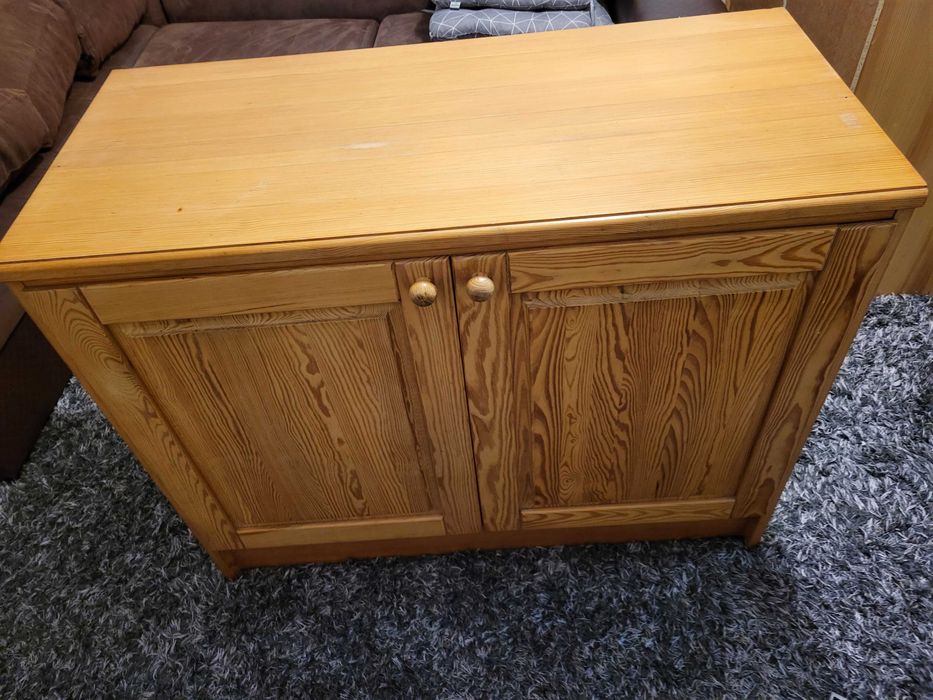 szafa szafka komoda barek drewno dąb sosna otwierana drzwiczki