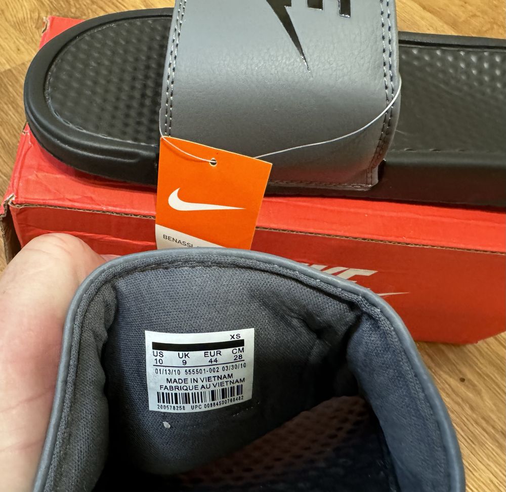 Шлёпки сланцы Nike BENASSI 44 и  41 размер