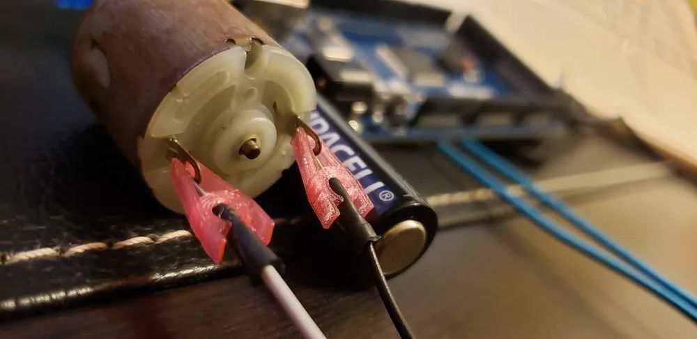 Mini Pinça Jacaré para Arduino