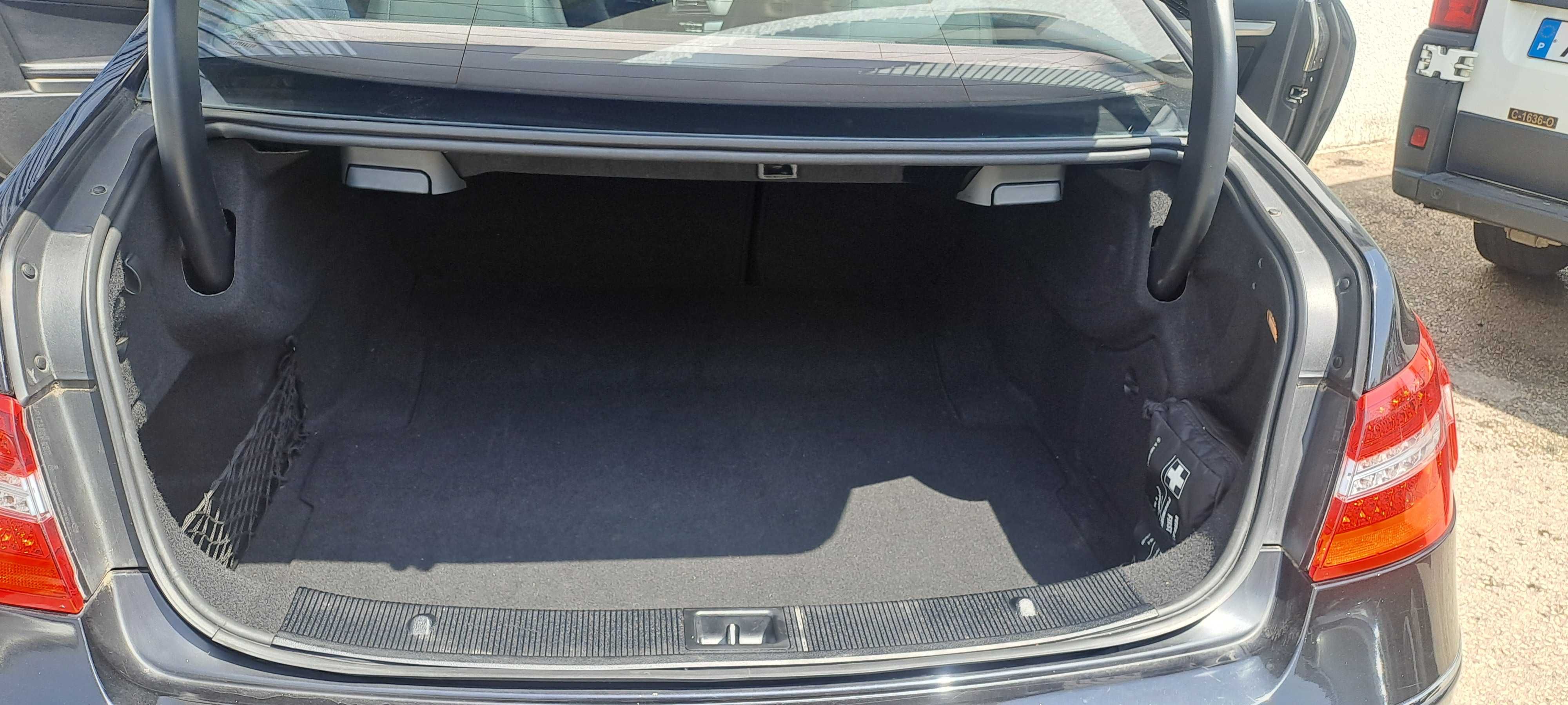 Mercedes E250-Coupe (Motor novo)